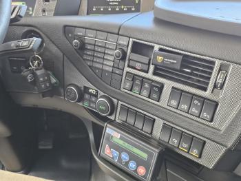 Volvo FH 16.750 8x4 / 160T / RETARDER / I PARK COOL / HYDRAULIC